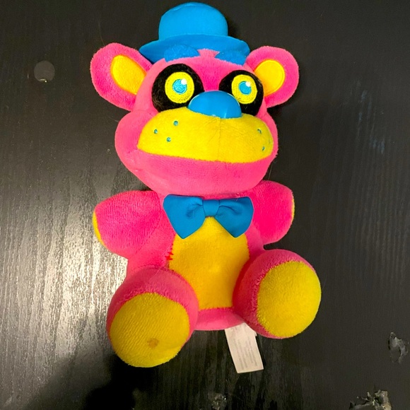 Blacklight Freddy Five Nights at Freddy’s Plush 🐻👻 - Picture 1 of 3
